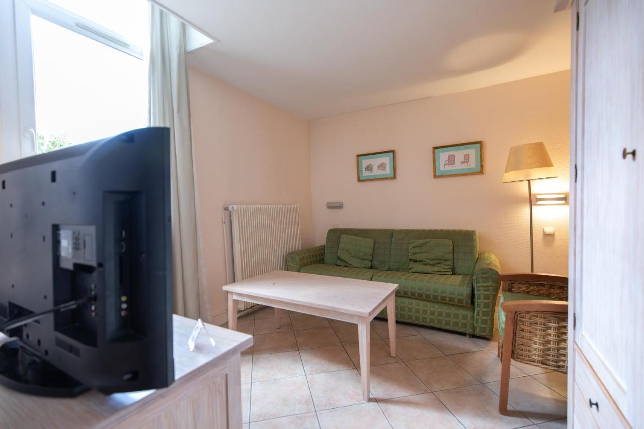 Karma La Residence Normande Connelles Bagian luar foto