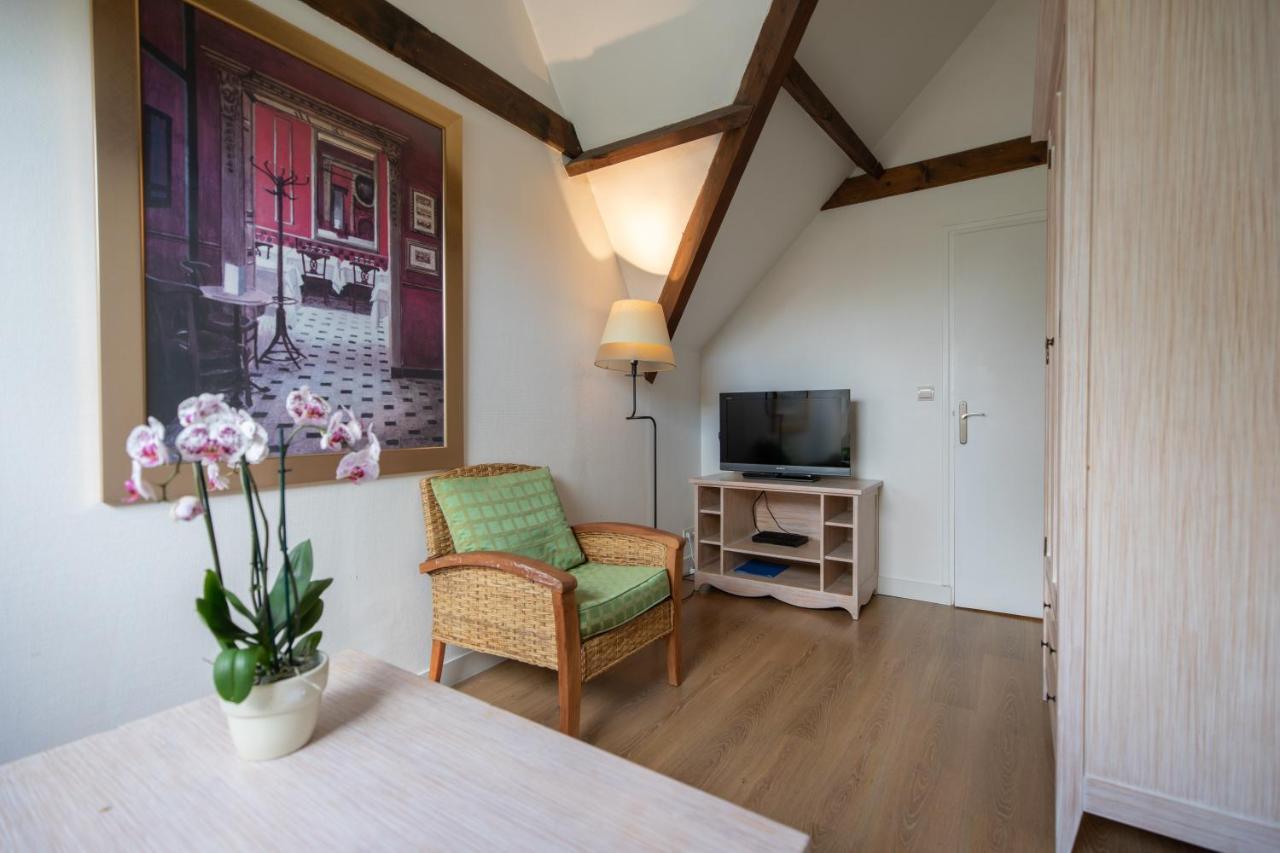 Karma La Residence Normande Connelles Bagian luar foto